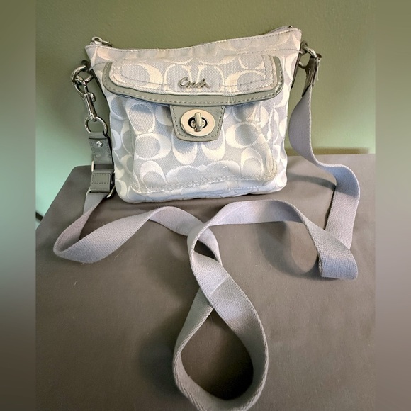 Coach Signature Penelope Silver/Gray/Lt Blue Canvas Turnlock Crossbody Purse - Picture 1 of 9